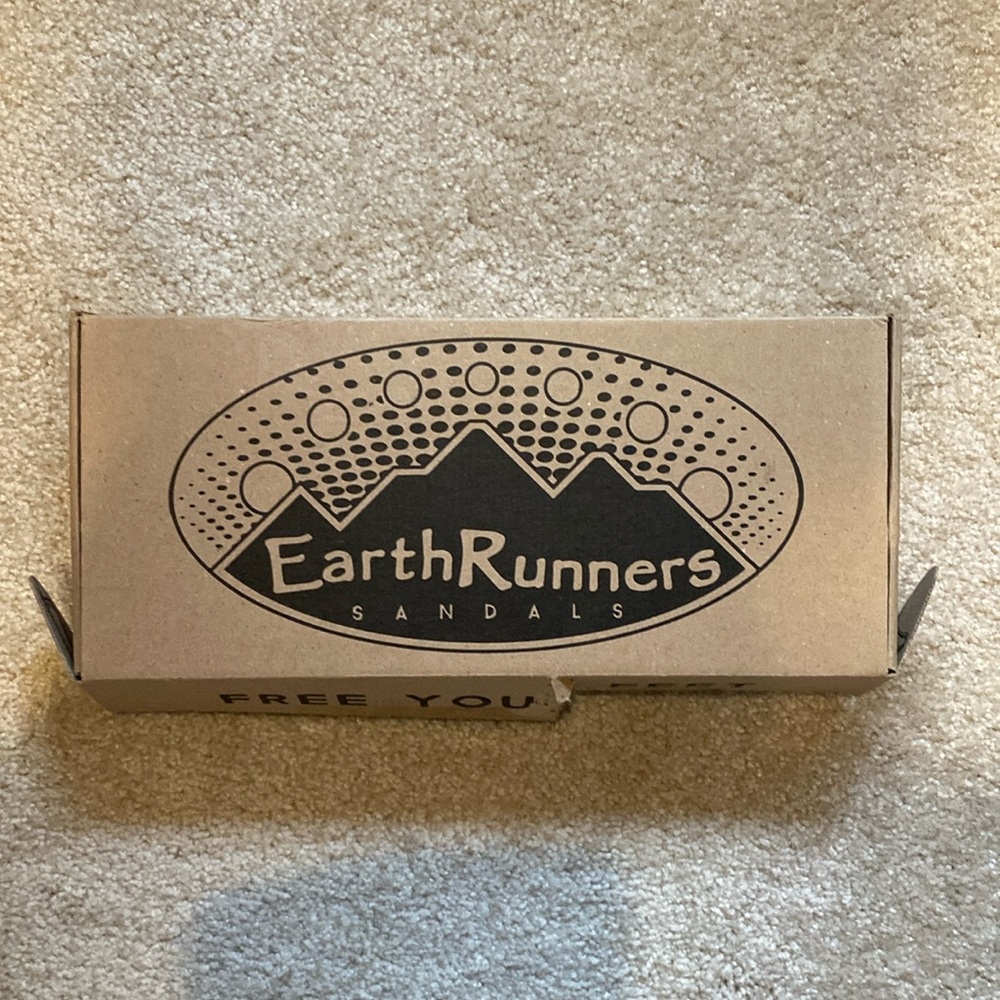 Brand new earth runner sandals size 9